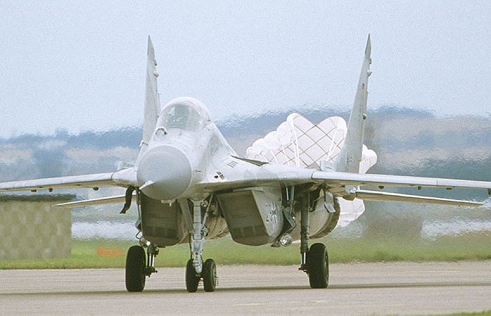 MiG29Leuch29+11-3.JPG (59297 bytes)