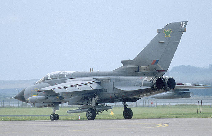 TornGR4LeuchZD740-3.JPG (47779 bytes)