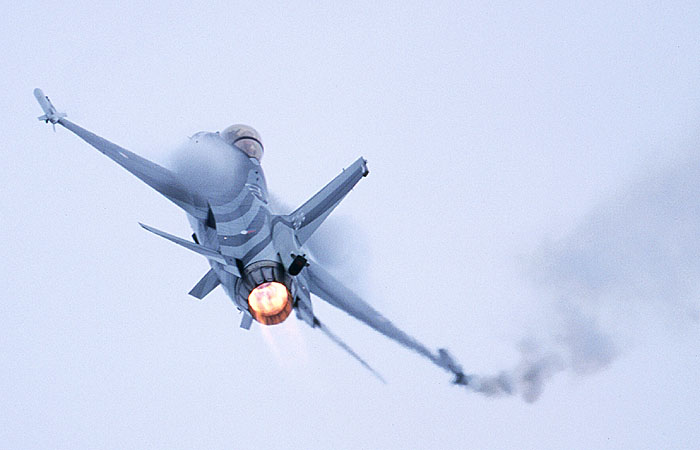 f16burner.jpg (41831 bytes)