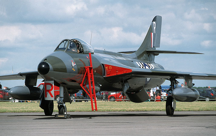 Kennet Aviation based at Cranfield flew in their beautifully restored Hunter F6A XF515/G-KAXF painted in the markings of 43 Squadron complete with fighting cock on the nose.
