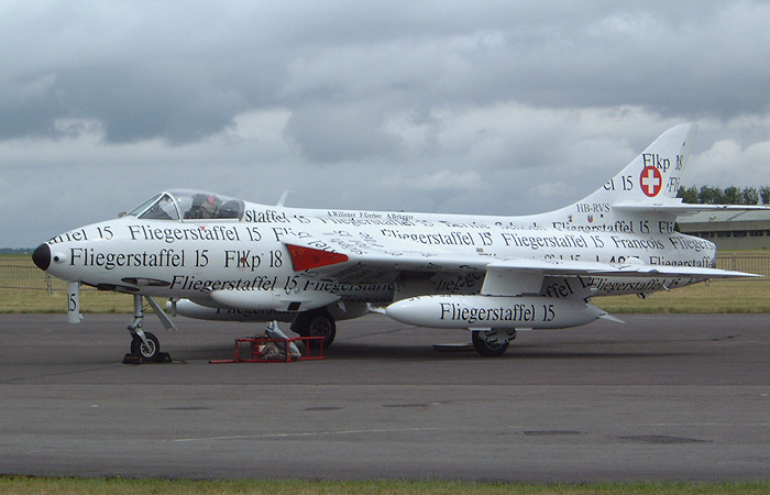 The Hunterverein Obersimmental brought their immaculate Hunter to the UK for the first time, HB-RVS. Known simply as "Papyrus" to its fans it carries the dramatic colour scheme of former Fliegerstaffel 15 machine J-4015 but is in fact J-4040.