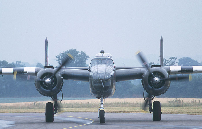 b25.jpg (67536 bytes)