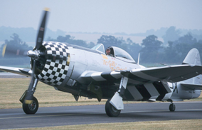 p47fly.jpg (56750 bytes)