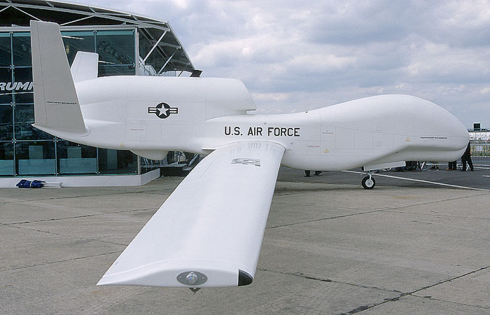 RQ-4.jpg (77213 bytes)