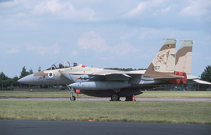 f15i267.jpg (94995 bytes)