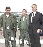 Defence Minister Geoff Hoon (right) with Craig Penrice (left) and Charlie Chan (centre). Picture courtesy of Eurofighter GmbH 