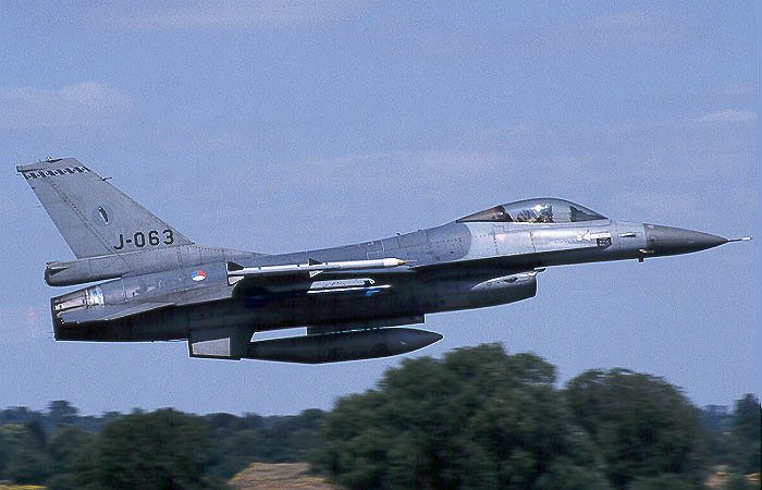 f16.JPG (38456 bytes)